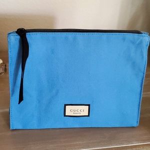 New never used GUCCI zipper clutch bag